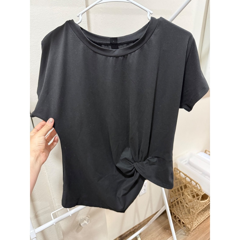 Capsule Wardribe Minimalist Essential Black Knot Top Shein Medium